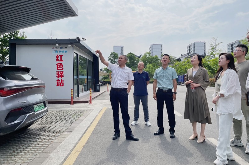正在上傳... 1.jpg