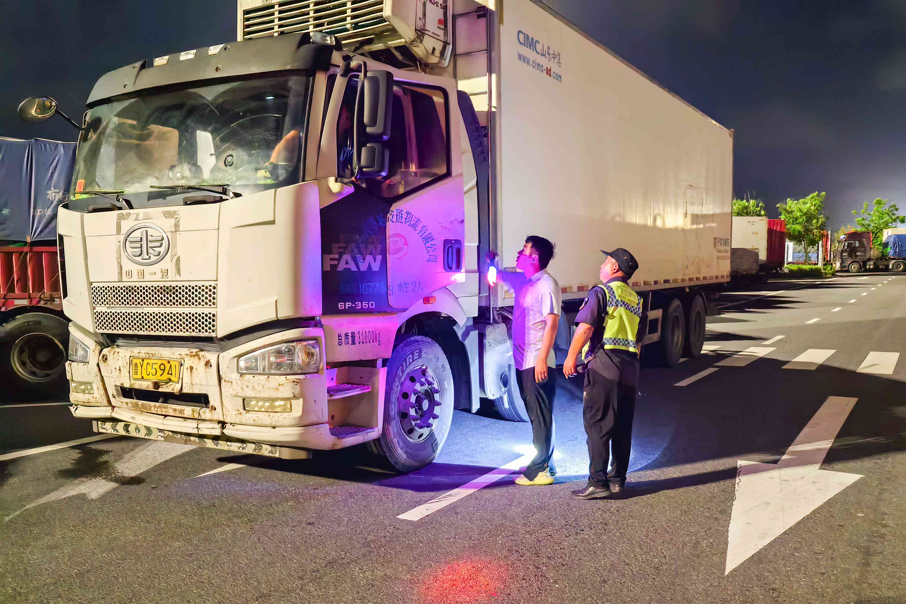 公路服務(wù)公司3.jpg 公路服務(wù)公司3.jpg